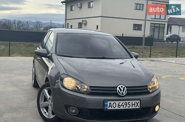 Хетчбек Volkswagen Golf 2010 в Нижній Апші