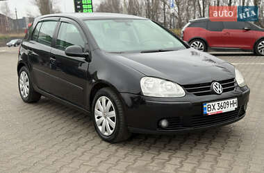 Хэтчбек Volkswagen Golf 2004 в Хмельницком