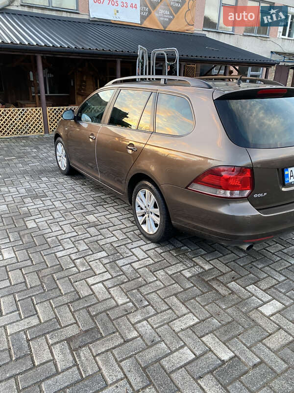 Универсал Volkswagen Golf 2013 в Немирове