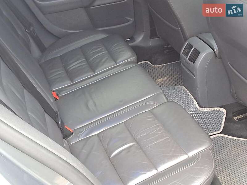 Хэтчбек Volkswagen Golf 2006 в Одессе