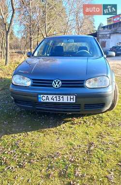 Хэтчбек Volkswagen Golf 2003 в Киеве