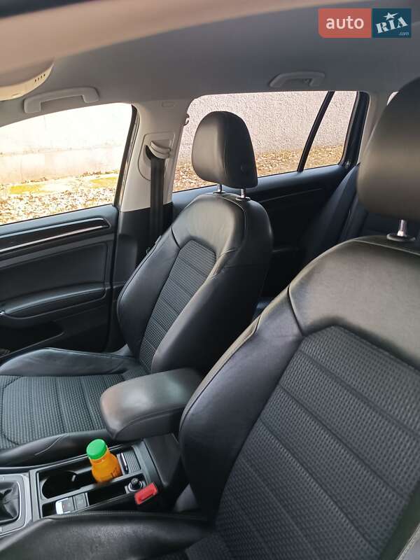 Універсал Volkswagen Golf 2014 в Сваляві