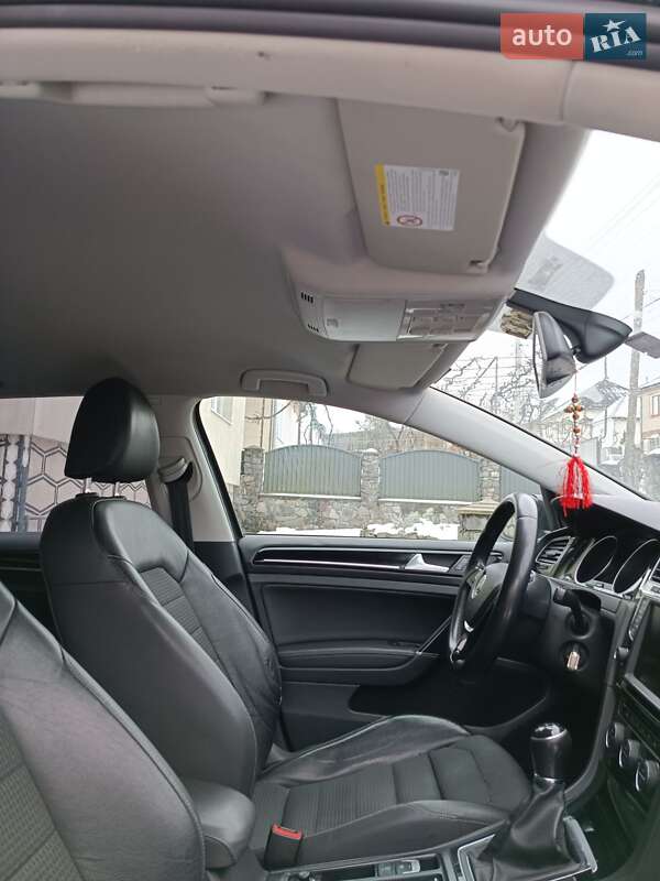 Універсал Volkswagen Golf 2014 в Сваляві