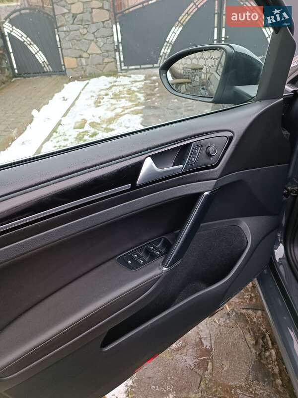 Універсал Volkswagen Golf 2014 в Сваляві