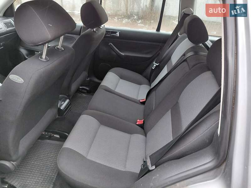 Универсал Volkswagen Golf 2004 в Житомире фото 6 Универсал Volkswagen Golf 2004 в Житомире