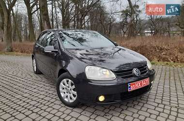 Хетчбек Volkswagen Golf 2006 в Жовкві