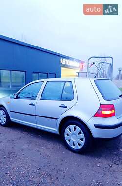 Хэтчбек Volkswagen Golf 2000 в Ивановке