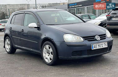 Хэтчбек Volkswagen Golf 2004 в Киеве