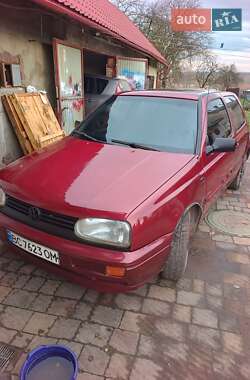 Хетчбек Volkswagen Golf 1993 в Комарному
