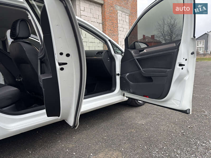 Универсал Volkswagen Golf 2014 в Хмельницком