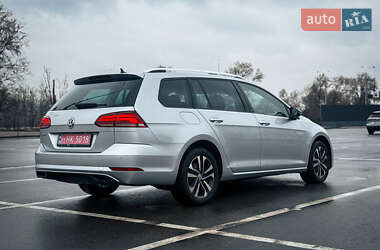 Универсал Volkswagen Golf 2020 в Киеве