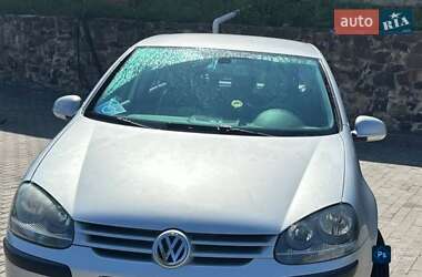 Хэтчбек Volkswagen Golf 2004 в Ровно