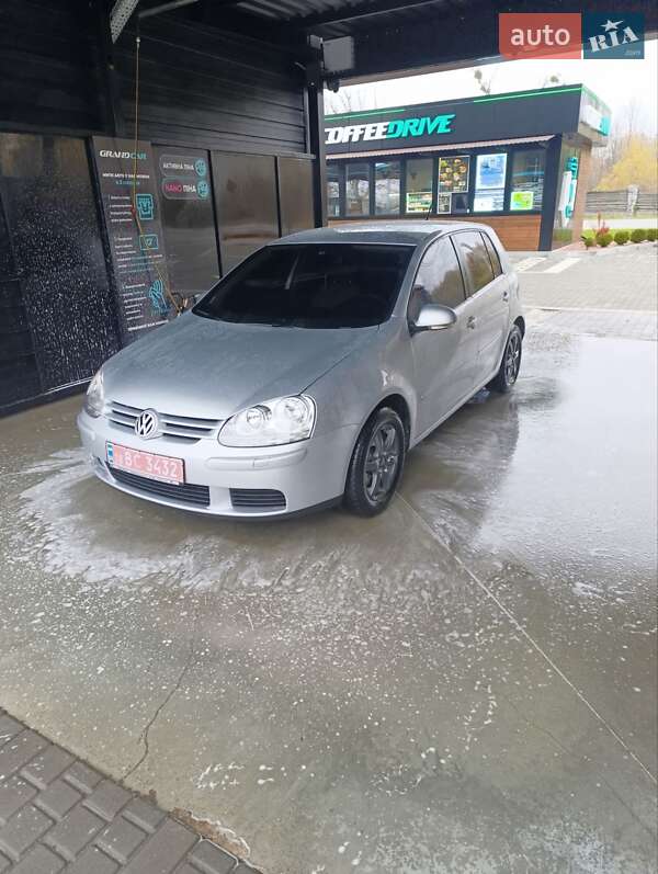 Хэтчбек Volkswagen Golf 2007 в Звягеле