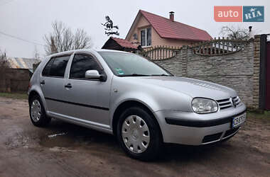 Хэтчбек Volkswagen Golf 2002 в Чернигове