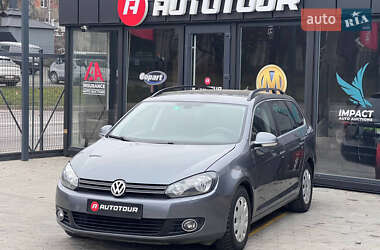 Універсал Volkswagen Golf 2010 в Чернівцях