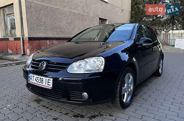 Хэтчбек Volkswagen Golf 2008 в Надворной