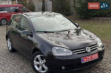 Хэтчбек Volkswagen Golf 2004 в Дрогобыче