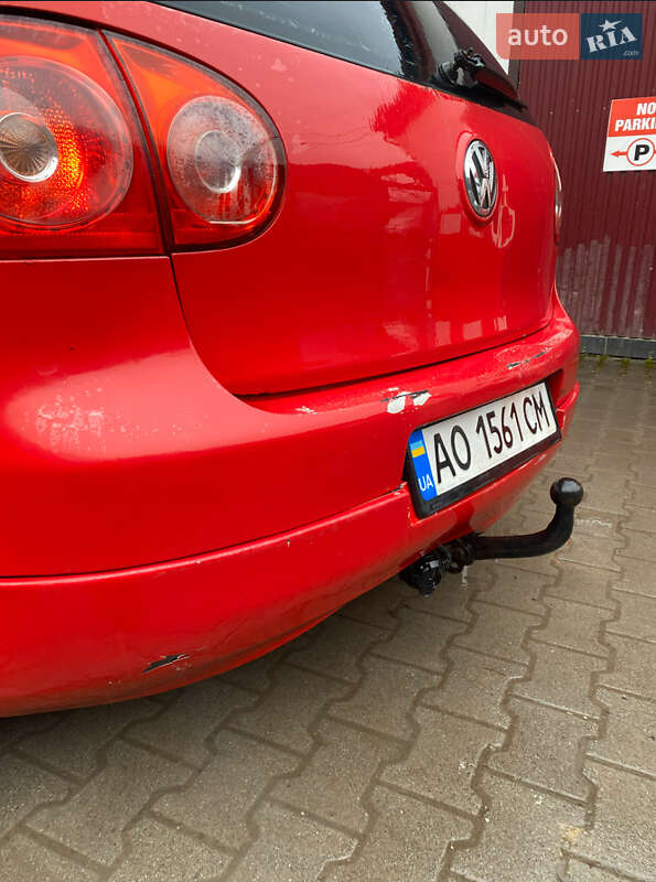 Хэтчбек Volkswagen Golf 2005 в Рахове