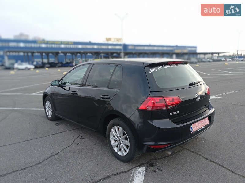 Хэтчбек Volkswagen Golf 2014 в Киеве
