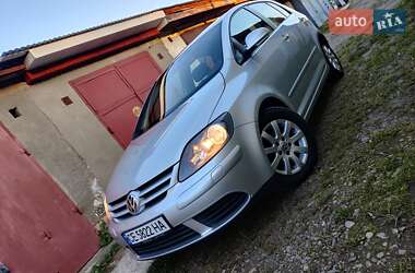 Хетчбек Volkswagen Golf 2005 в Чернівцях