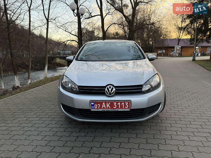Хетчбек Volkswagen Golf 2010 в Сваляві