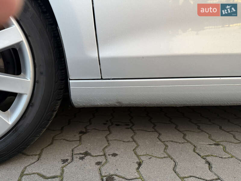 Хетчбек Volkswagen Golf 2010 в Сваляві