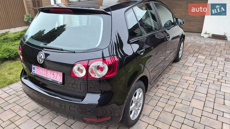 Хэтчбек Volkswagen Golf 2012 в Ровно