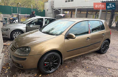 Хетчбек Volkswagen Golf 2005 в Києві