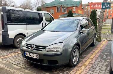 Хэтчбек Volkswagen Golf 2004 в Могилев-Подольске