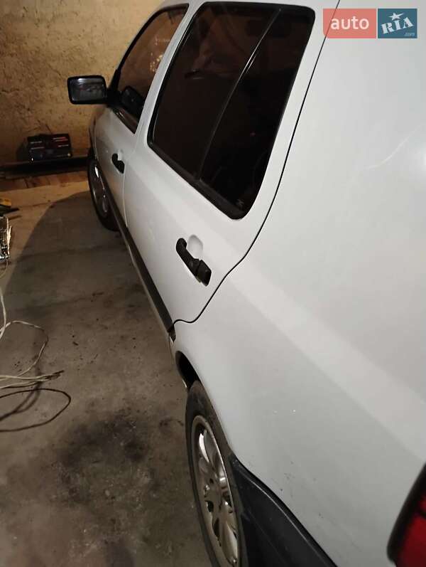 Хетчбек Volkswagen Golf 1987 в Вилку