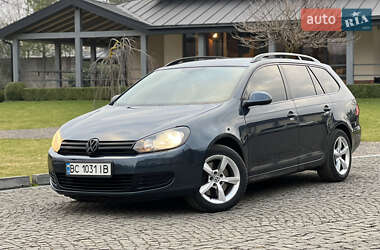 Универсал Volkswagen Golf 2010 в Жовкве