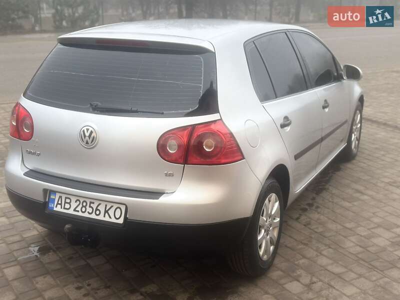 Хетчбек Volkswagen Golf 2004 в Крижополі