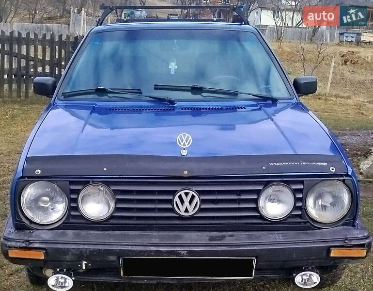 Хэтчбек Volkswagen Golf 1990 в Путиле