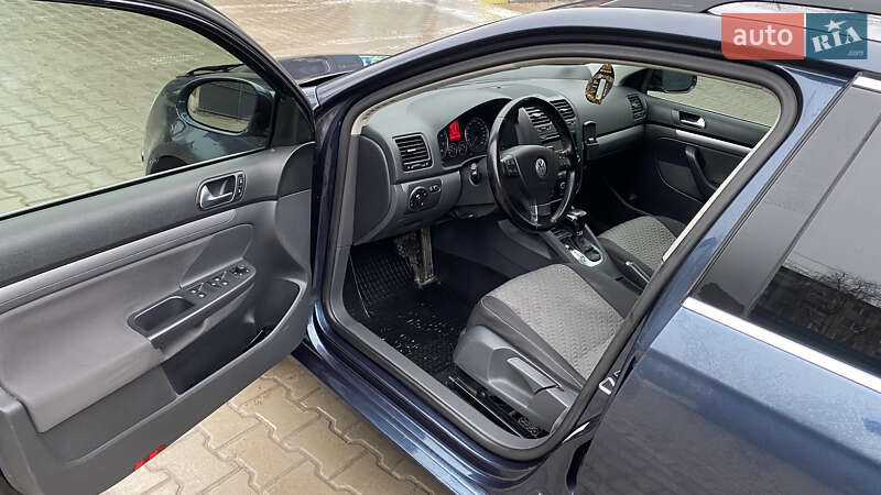 Універсал Volkswagen Golf 2009 в Тернополі