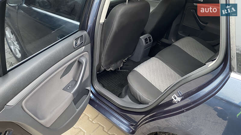 Універсал Volkswagen Golf 2009 в Тернополі