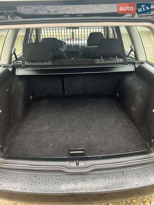 Універсал Volkswagen Golf 2004 в Надвірній