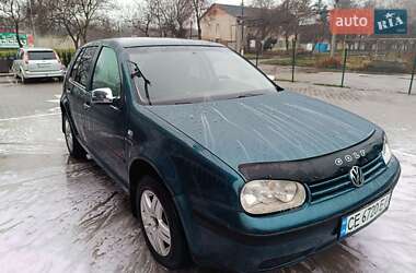 Хэтчбек Volkswagen Golf 2002 в Черновцах