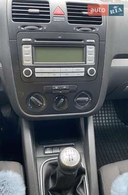 Хэтчбек Volkswagen Golf 2007 в Черкассах