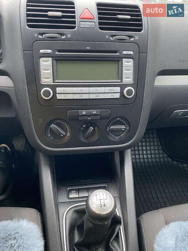 Хэтчбек Volkswagen Golf 2007 в Черкассах