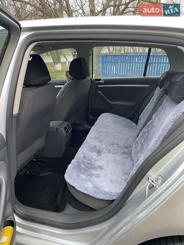 Хэтчбек Volkswagen Golf 2007 в Черкассах