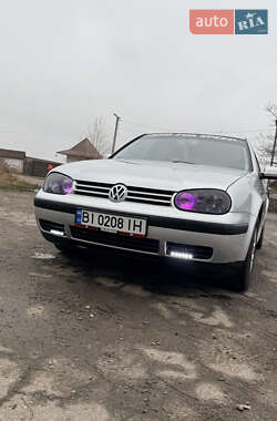 Хэтчбек Volkswagen Golf 2000 в Гадяче