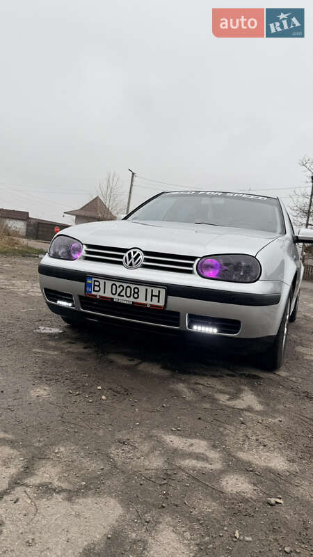 Volkswagen Golf 2000