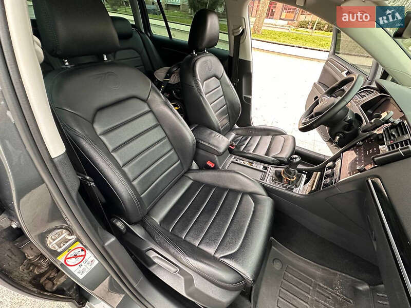 Універсал Volkswagen Golf 2017 в Одесі