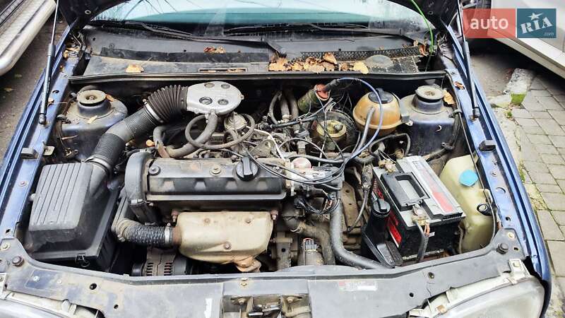 Хэтчбек Volkswagen Golf 1994 в Одессе