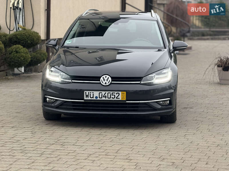 Універсал Volkswagen Golf 2018 в Стрию