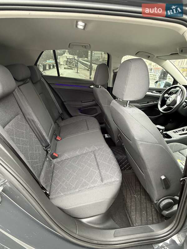 Хетчбек Volkswagen Golf 2022 в Києві