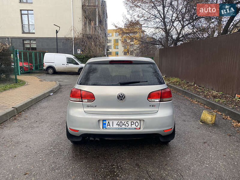 Хэтчбек Volkswagen Golf 2008 в Киеве