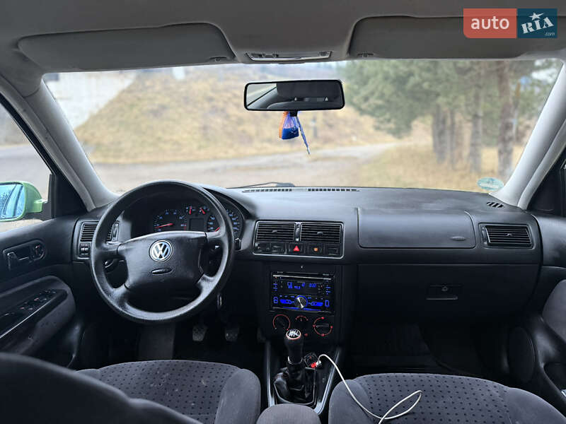 Хетчбек Volkswagen Golf 2000 в Турці