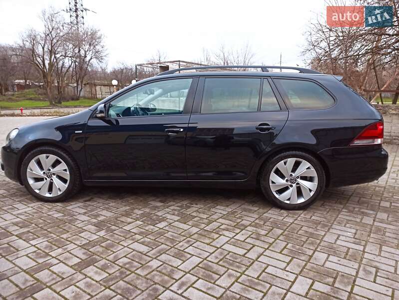 Універсал Volkswagen Golf 2012 в Запоріжжі