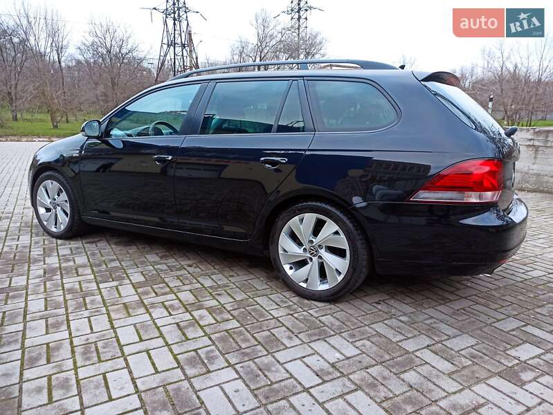 Універсал Volkswagen Golf 2012 в Запоріжжі